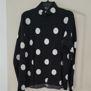 Poke a Dot Turtle Neck